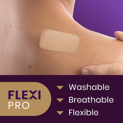 Mederma aplicando la lámina en brazo para tratamiento discreto