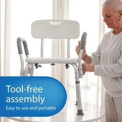 Medline silla en uso dentro de bañera para baño seguro