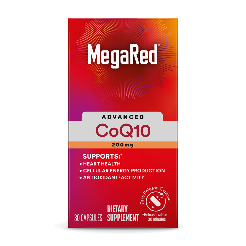 MegaRed mano sosteniendo cápsula antes de tomar para mostrar facilidad de uso