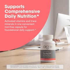 Metabolic Maintenance cápsula en mano para visualizar dosis diaria conveniente
