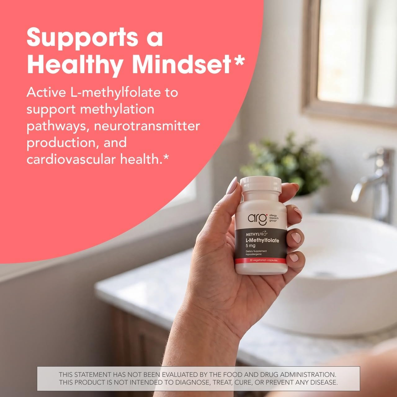 MethylPro cápsula en primer plano mostrando forma y tamaño, fácil ingestión