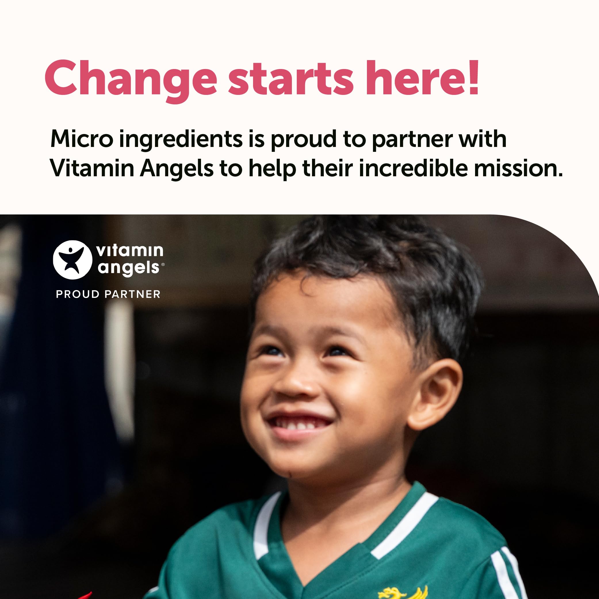 Micro Ingredients mujer sosteniendo bebida, rutina práctica diaria