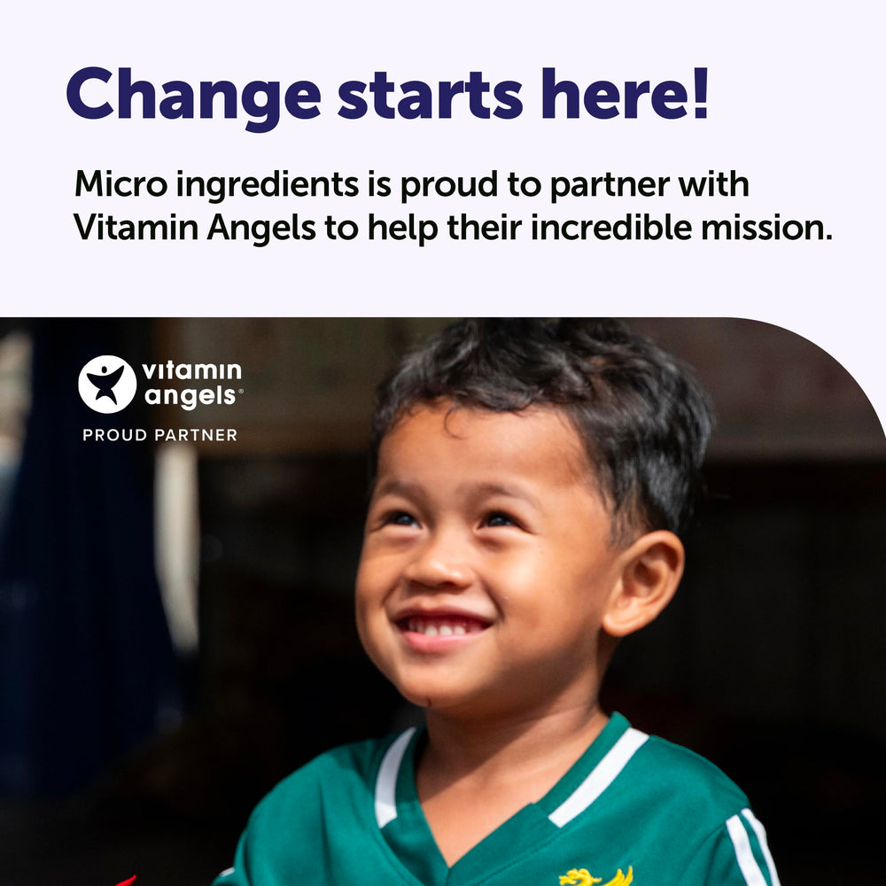 Micro Ingredients tableta junto a moneda para comparar tamaño y dosificación
