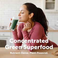Micro Ingredients cucharada de spirulina mostrando la porción exacta y control de dosis
