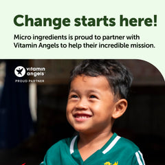 Micro Ingredients cápsulas junto a botella de viaje sugiriendo uso diario práctico
