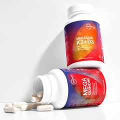 Microbiome Labs close-up de cápsula MegaQuin D3 K2 para apreciar textura y recubrimiento