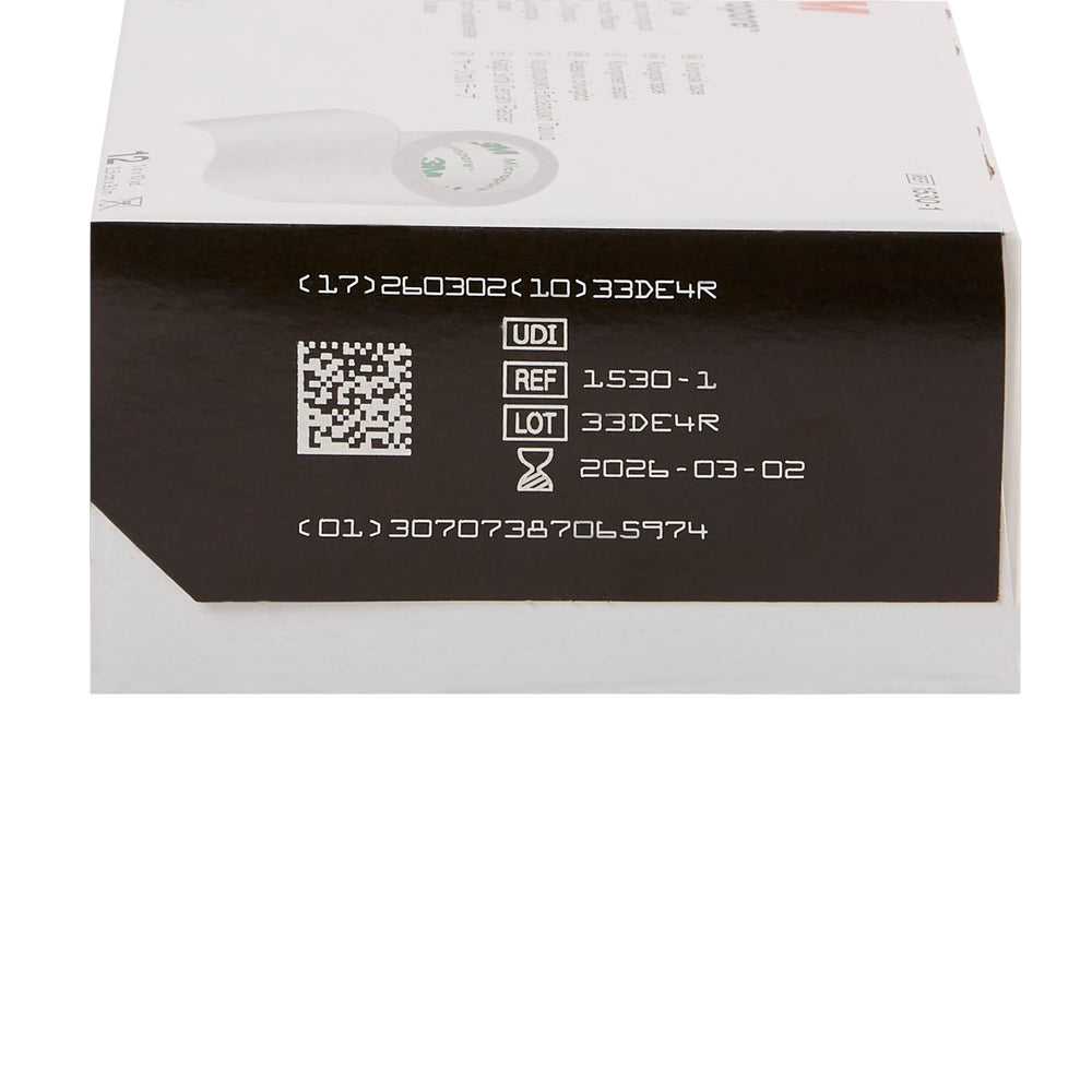 Micropore 3M en uso sujetando apósito, mantiene cobertura segura y confortable