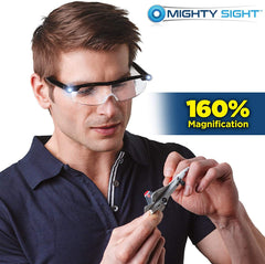 Mighty Sight cable USB conectado mostrando recarga fácil y sostenibilidad