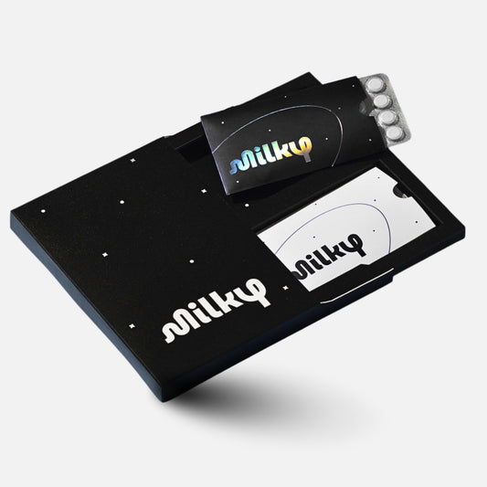 Milky envase frontal cosmic black muestra diseño y portabilidad