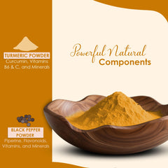 minature raíces de cúrcuma y granos de pimienta, ingredientes puros