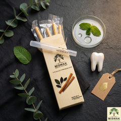 MISWAK textura de fibras en la punta mostrando acción limpiadora