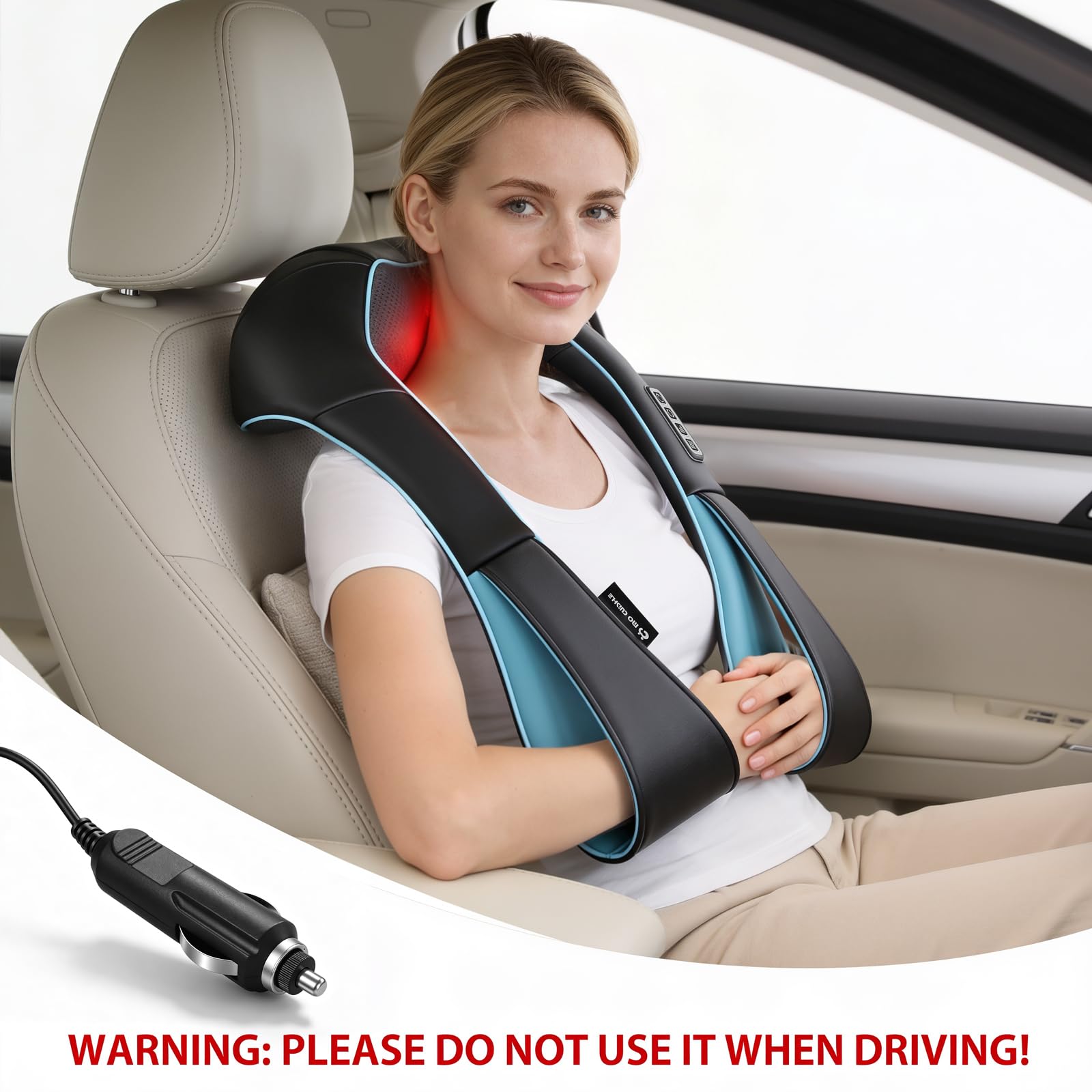 Mo Cuishle conectado en coche usando cargador para masaje en viaje