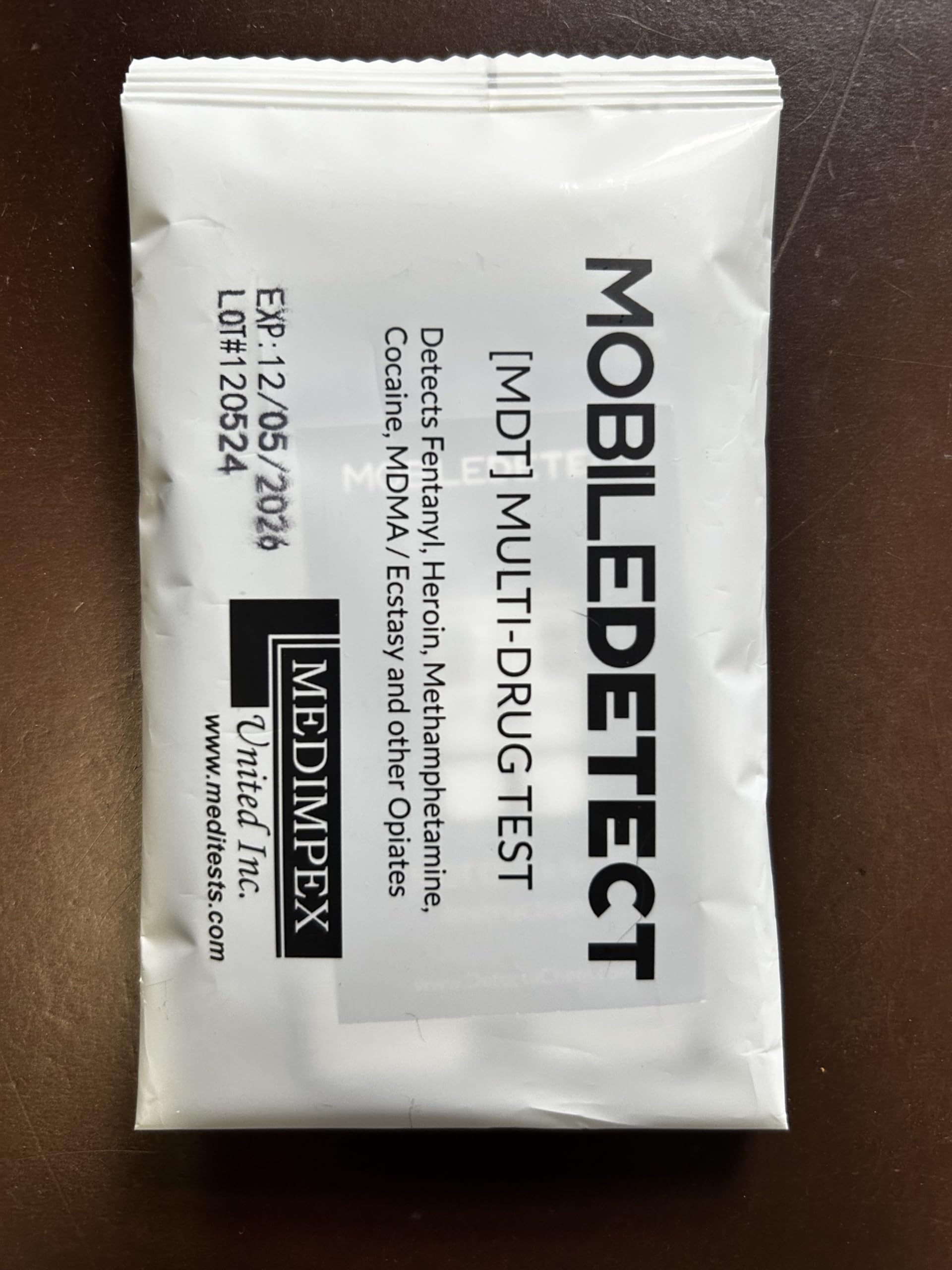 Mobile Detect Pouch en aula o recepción comercial, cribado discreto y seguro
