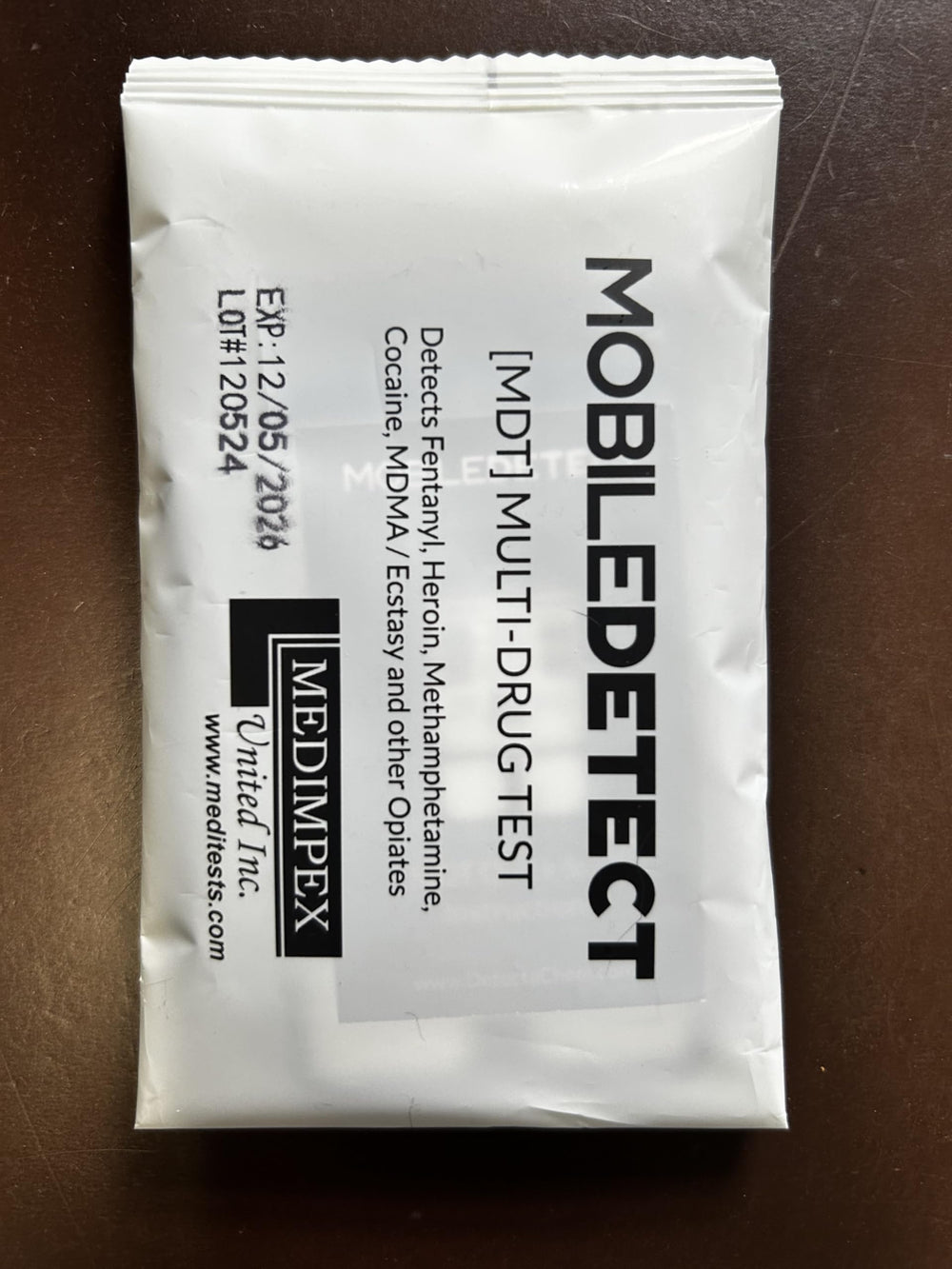 Mobile Detect Pouch en aula o recepción comercial, cribado discreto y seguro