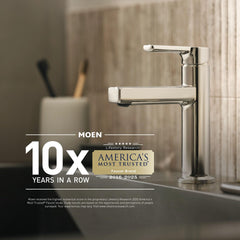 Moen barra integrada en baño moderno aportando estabilidad y estilo