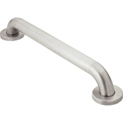 Moen barra instalada en ducha demostrando apoyo seguro durante uso