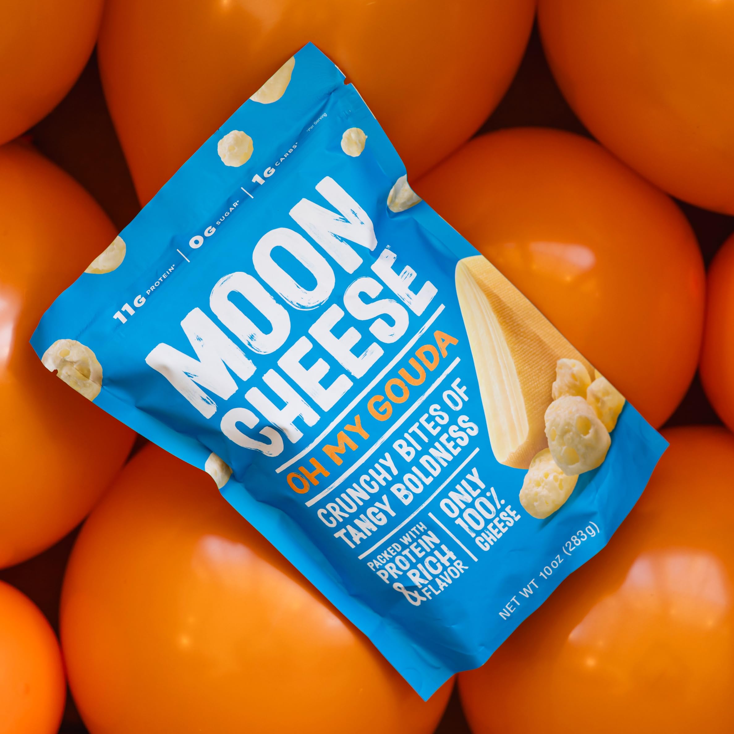 Moon Cheese en picnic al aire libre, snack portable y saciante