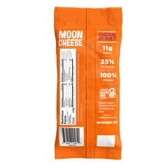 Moon Cheese junto a objeto común para comparar tamaño