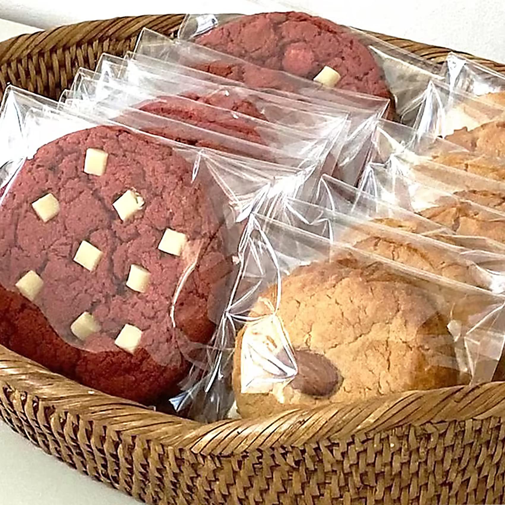Morepack bolsas usadas en mesa de fiesta mostrando aspecto profesional
