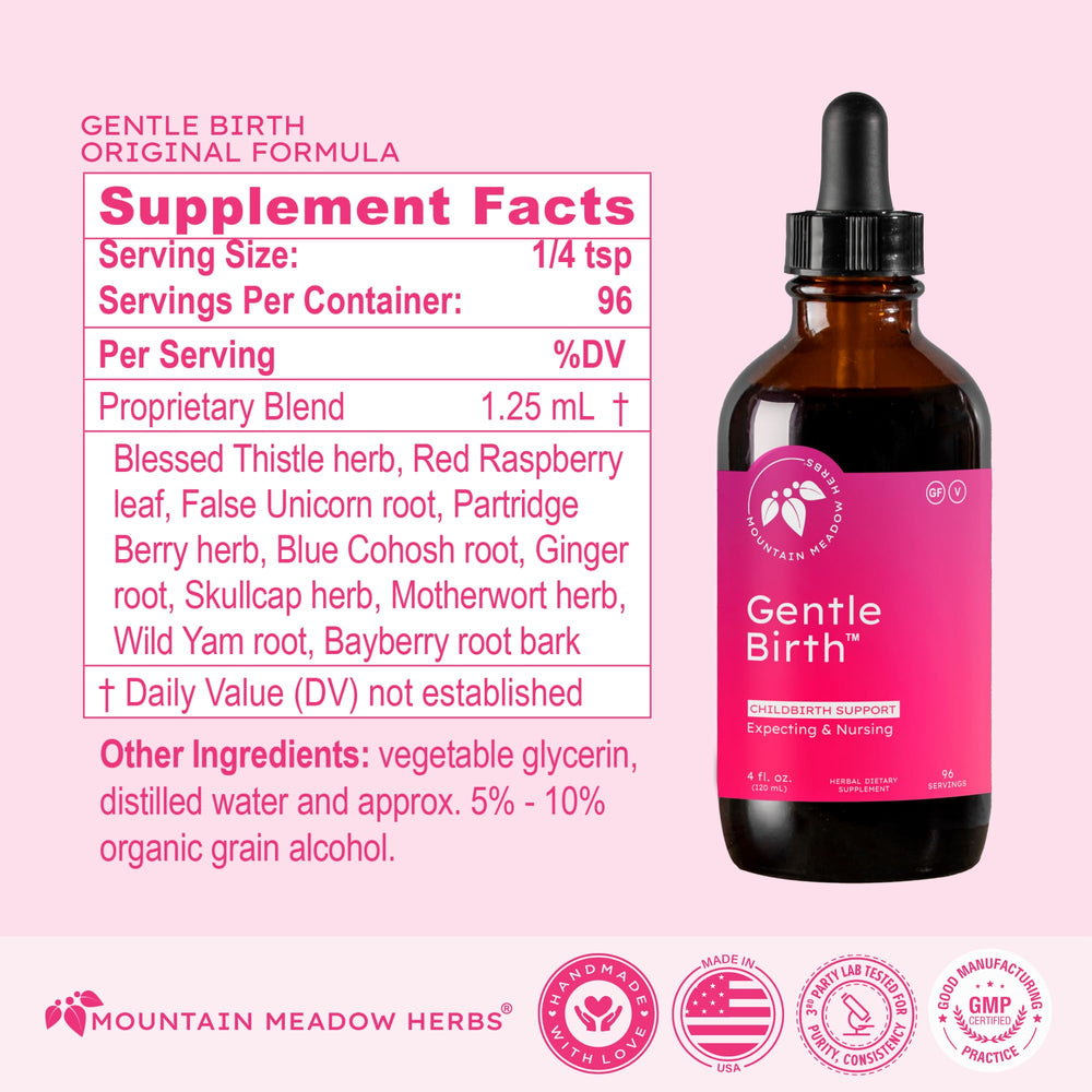 Mountain Meadow Herbs botella en mano para comparar tamaño y fácil manejo
