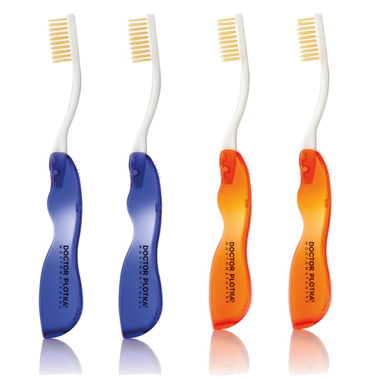 MOUTHWATCHERS paquete frontal mostrando cuatro cepillos plegables, ideal para viajes