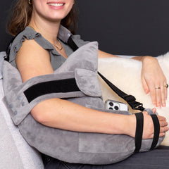 MOYOAMA almohada frontal mostrando forma ergonómica y apoyo estable