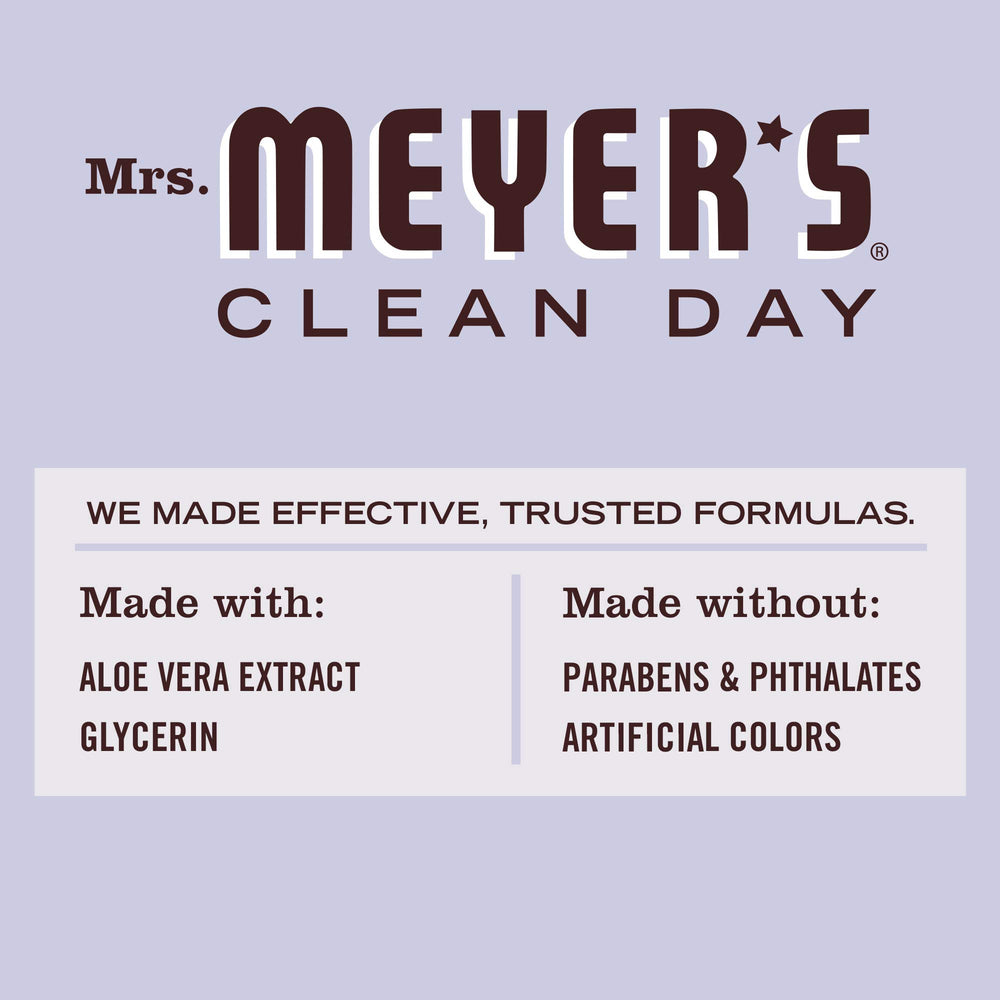 Mrs. Meyer's producto en uso rociando manos para higiene portátil