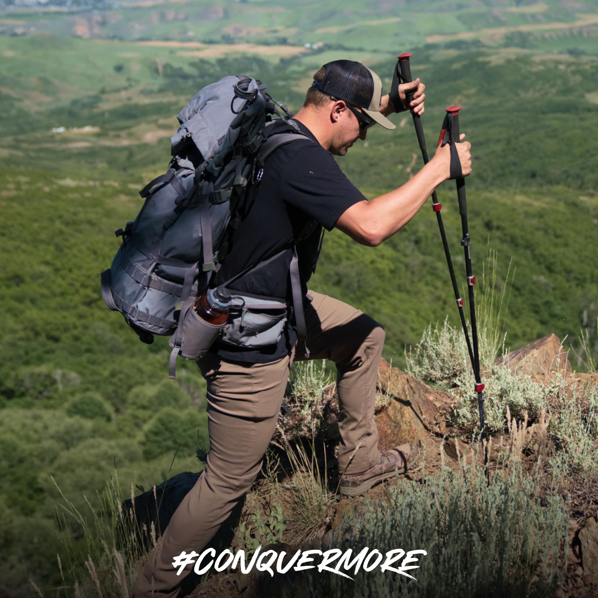 MTN OPS frasco Multi-V junto a zapatillas y botella, ideal para estilos de vida activos