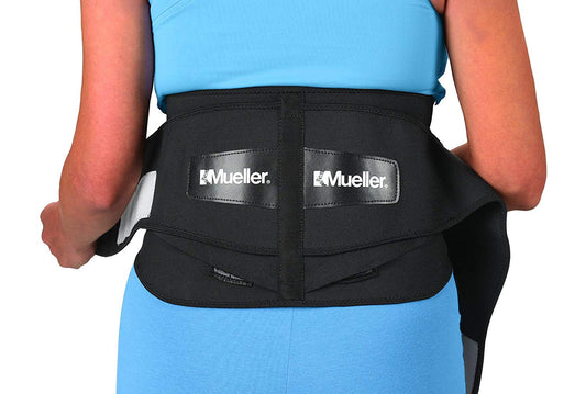 MUELLER faja lumbar vista frontal mostrando cierre ajustable y beneficio soporte