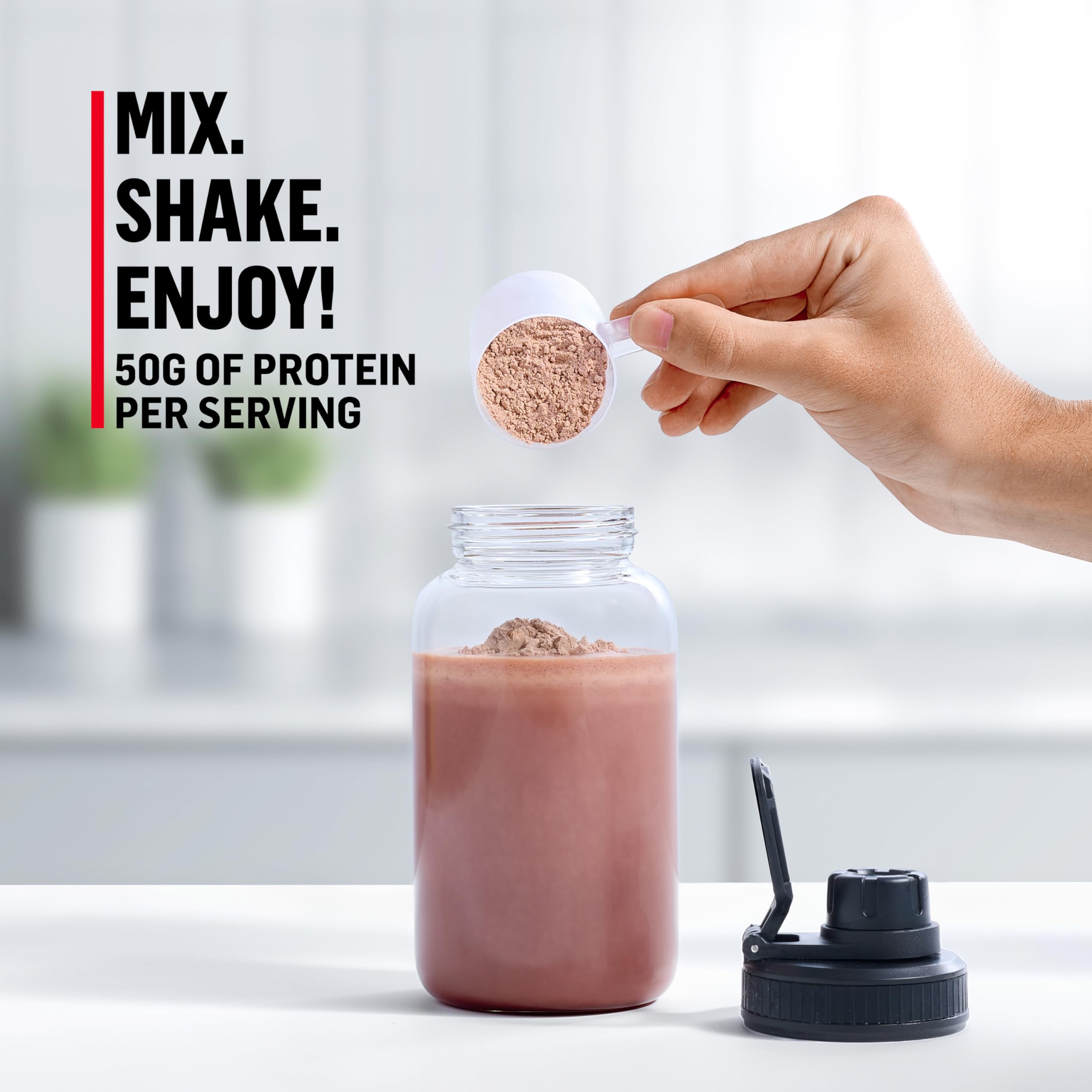 Vaso con batido Muscle Milk listo para consumir, aporta recuperación proteica