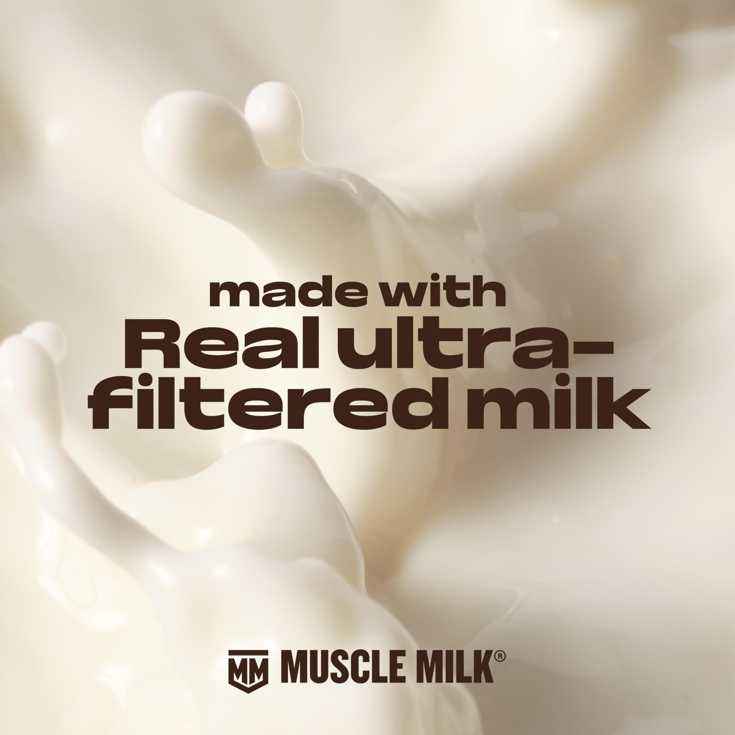 Muscle Milk PRO primer plano de la textura cremosa del batido resaltando su consistencia rica