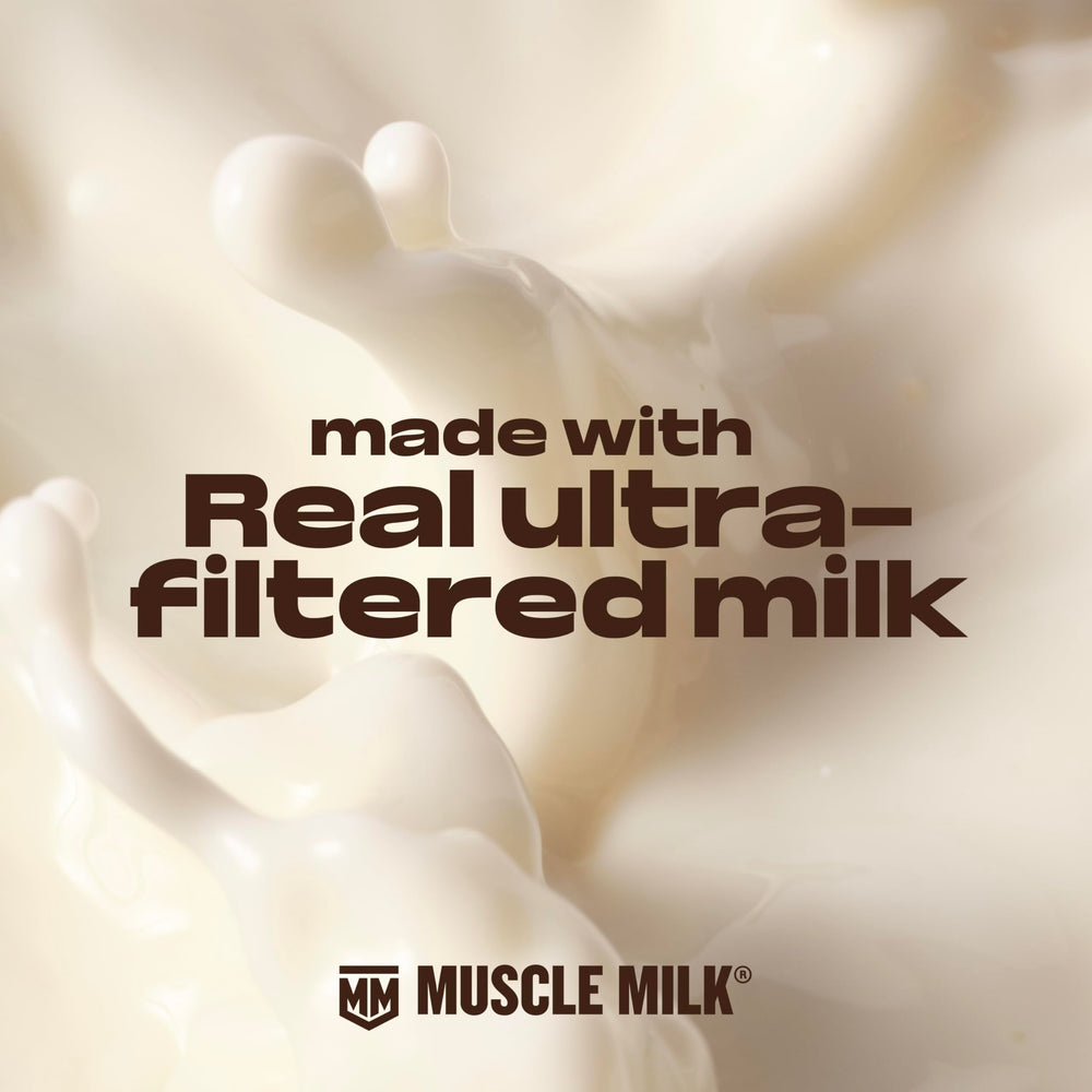 Muscle Milk PRO primer plano de la textura cremosa del batido resaltando su consistencia rica