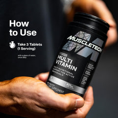 MuscleTech composición de ingredientes y tabletas en fondo neutro