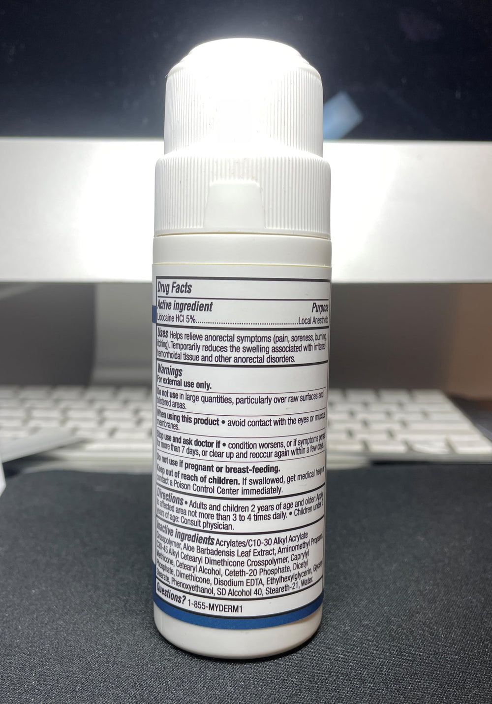 Etiqueta con ingredientes Myderm claramente legible, beneficio transparencia de fórmula