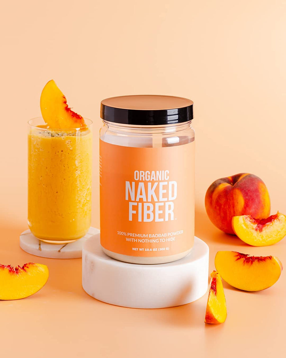NAKED en mesa de desayuno con batido integrando fibra en rutina diaria