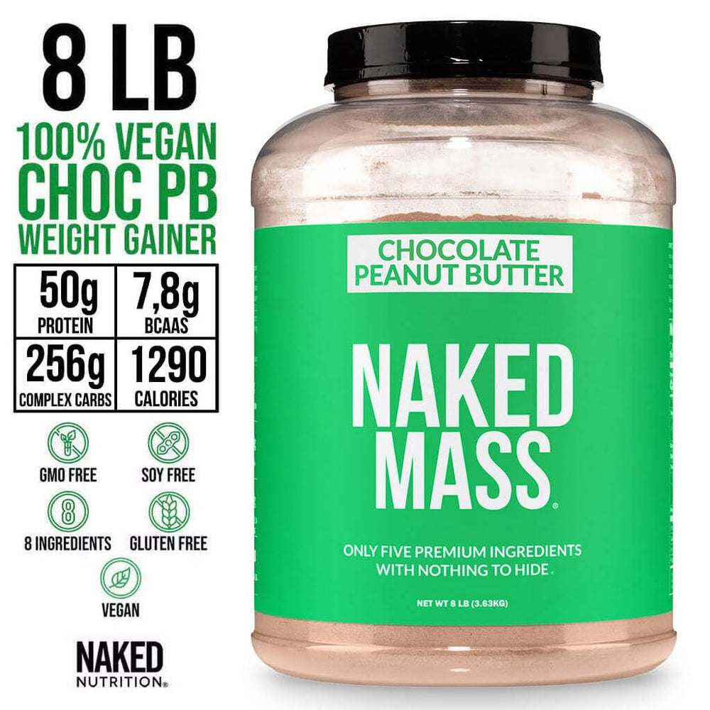 NAKED batido en vaso en mano listo para consumir tras entreno