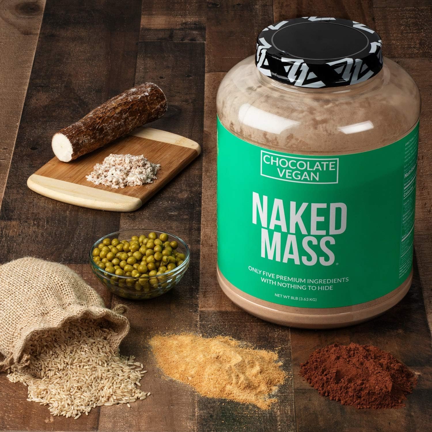 Naked Vegan Mass servido junto a plátano y arándanos, ejemplo de mezcla nutritiva y sabrosa