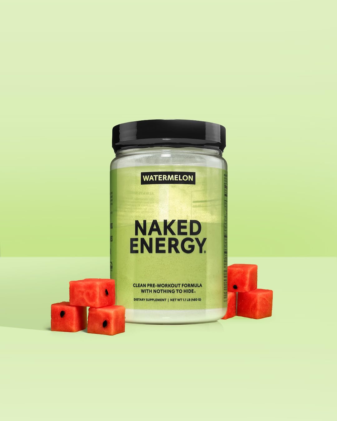 NAKED acercamiento a la tabla de ingredientes destacando vitaminas y creatina