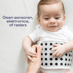 Nanit banda en bebé dormido, permite monitorizar movimientos respiratorios