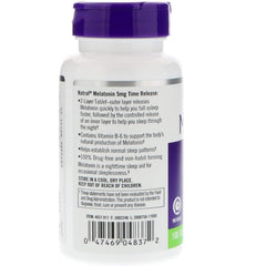 Natrol melatonin primer plano de la textura de la tableta resaltando liberación prolongada
