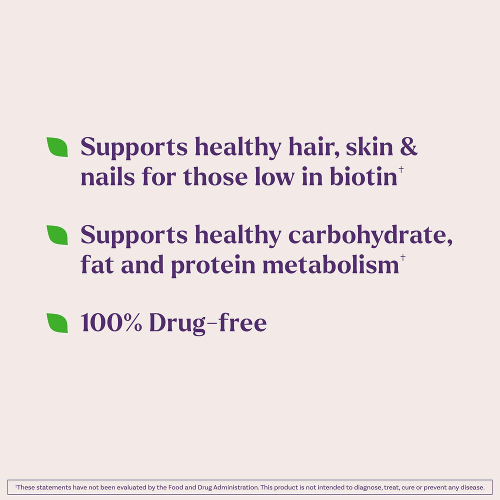 Natrol tabletas distribuidas sobre superficie, visual de la forma y facilidad de ingesta