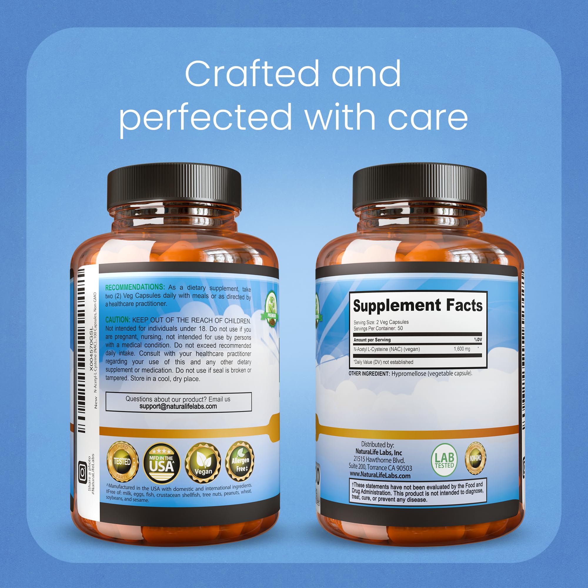 NaturaLife Labs persona tomando cápsula para rutina diaria