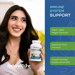 Natural Cure Labs cápsulas en mano para comparar tamaño y dosificación