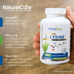 Natural Cure Labs detalle de la etiqueta mostrando ingredientes y ventaja de transparencia