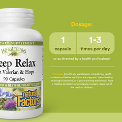 Natural Factors botella abierta con cápsulas ofreciendo comodidad nocturna