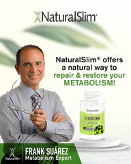 NaturalSlim frasco en mesa con ropa deportiva para estilo de vida activo