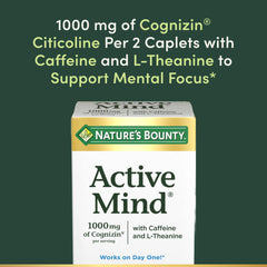 Nature's Bounty Active Mind persona sosteniendo la cápsula para facilidad de uso