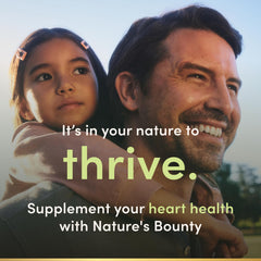 Nature's Bounty botella abierta con softgels para toma diaria y conveniencia