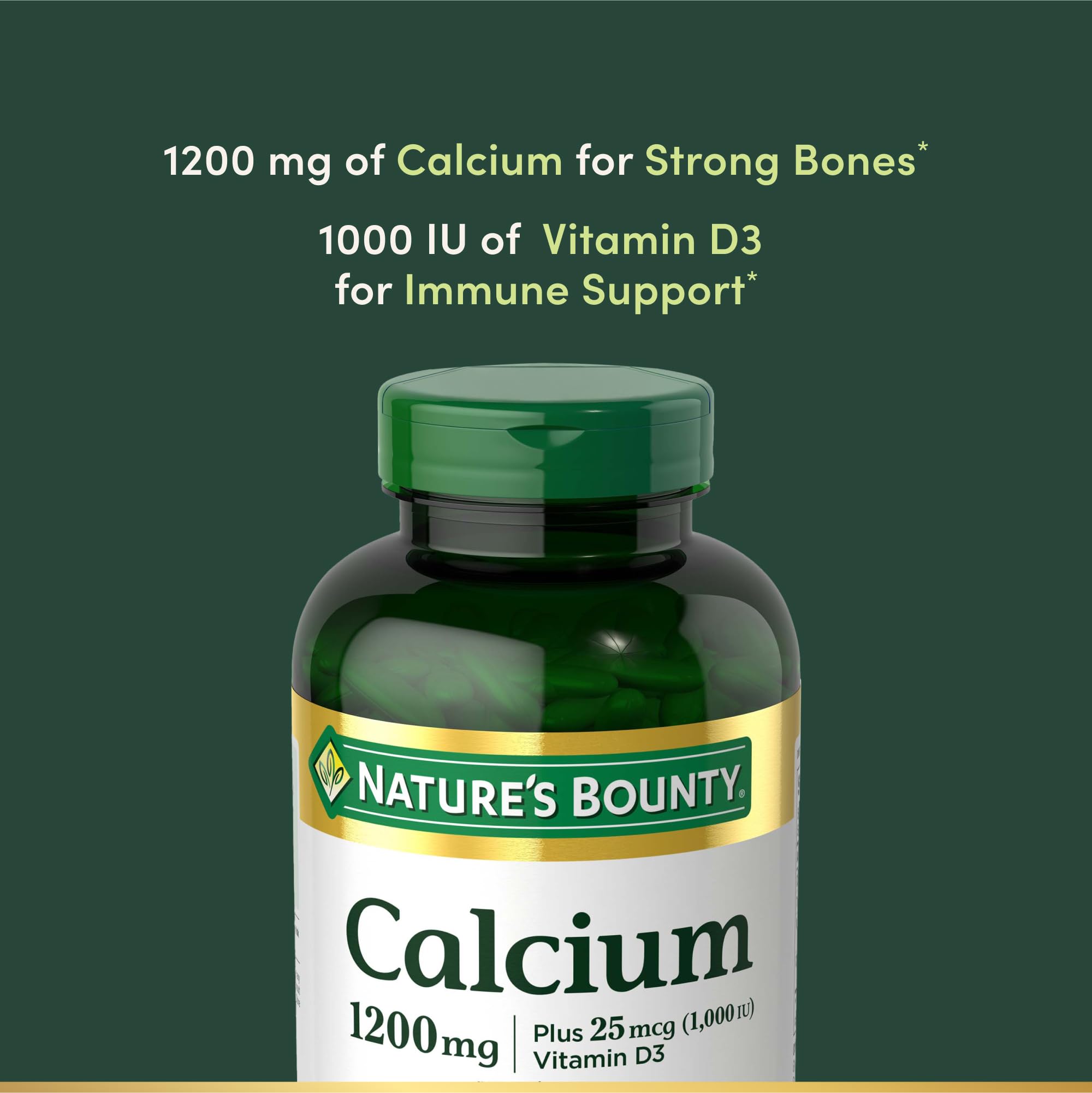 Nature's Bounty persona tomando softgel con agua y comida para mejor absorción