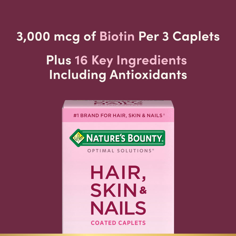 Nature's Bounty caplet en mano para mostrar tamaño y facilidad de ingestión